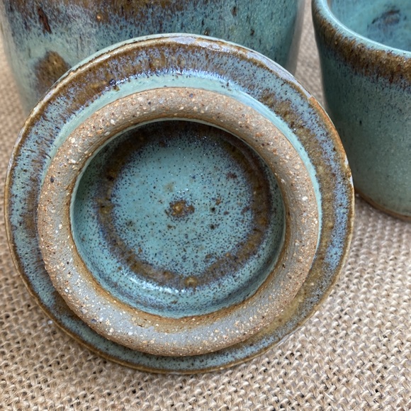 Pottery 3 pc set small jar/holder with lid - Picture 4 of 12
